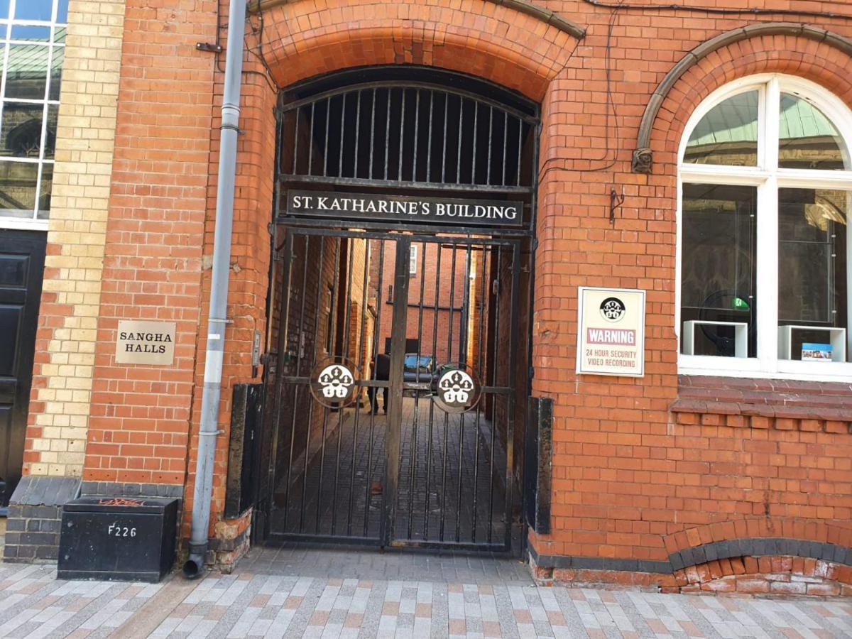 D19 Sangha Hall Leicester Exterior foto